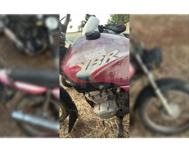 Foto de ARAGUAPAZ/GO - Motocicleta YAMAHA YBR 125E - PARA RETIRADA DE PEÇAS - MOTOR INSERVÍVEL