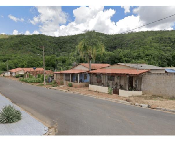 Foto de BRASILÂNDIA DE MINAS/MG - [Fração ideal de 1/3 sobre] imóvel com área 167m² no Centro. 