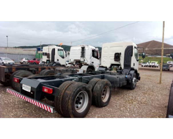 Foto de ITAÚNA MG CAMINHÃO NO CHASSI - VOLVO VM 330 6X4 TRAÇADO
