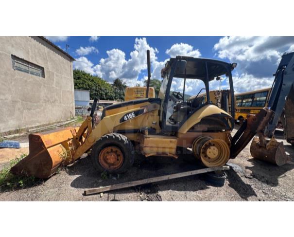 Foto de ITABIRITO/MG - Retroescavadeira Caterpillar 416E