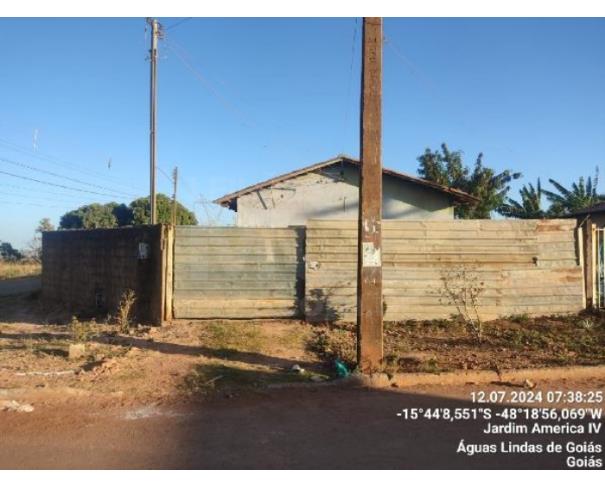 Foto de ÁGUAS LINDAS DE GOIÁS/GO — Casa com 2 quartos e 1 vaga na garagem no bairro Jardim América I