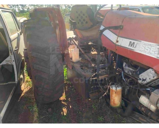 Foto de PARDINHO/SP - Trator Massey Ferguson