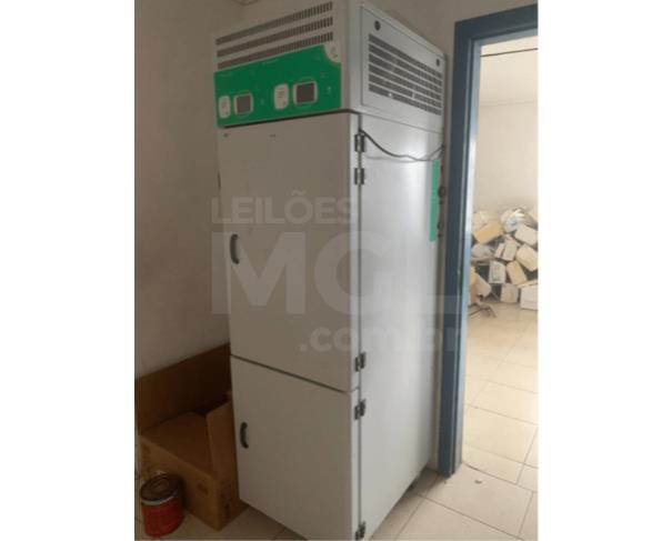 Foto de NOVO HAMBURGO/RS - Freezer de laboratório