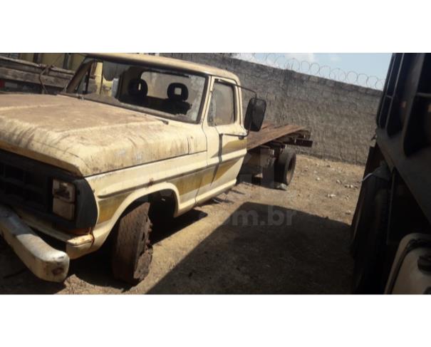 Foto de ITAÚNA/MG - (CARGA/CAMINHÃO) - SUCATA NÃO RECONHECÍVEL - FORD F 350 - 1976/1976