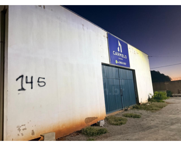 Foto de MONTE CARMELO/MG — Galpão com 1.400m² com terreno de 3.000 m² na MG-190