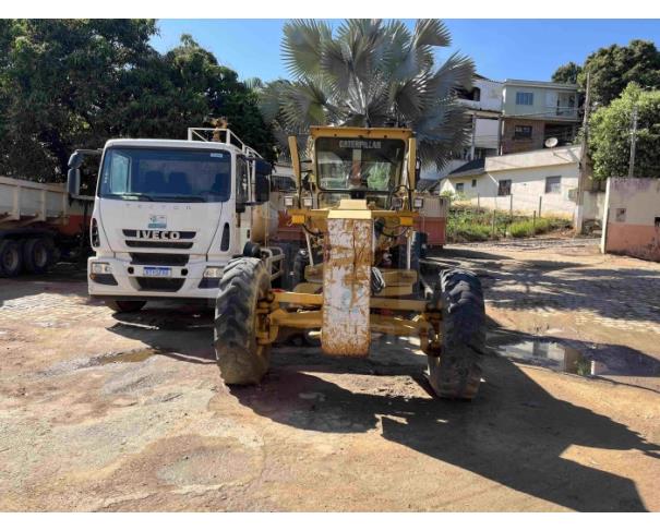 Foto de PIRAPETINGA/MG - Patrol Motoniveladora Caterpillar 120k 