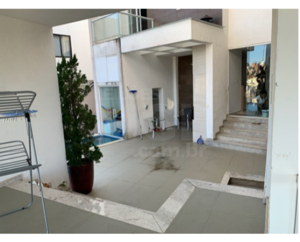 Foto de JUIZ DE FORA/MG — Casa com 5 quartos (duas suítes com closet) no bairro Estrela Sul 