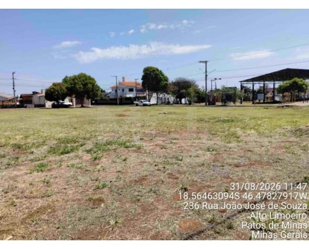 Foto de PATOS DE MINAS/MG - Praça constituída pela Quadra 13, com área de 4.256,00 m², localizada no Bairro Alto Limoeiro