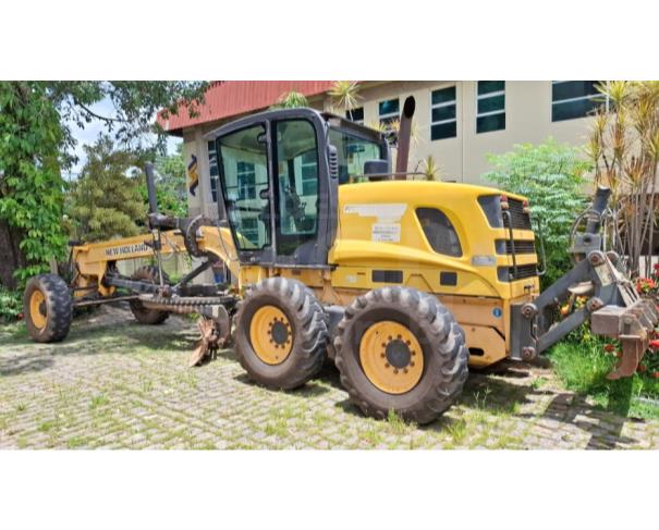 Foto de DIVINOPÓLIS/MG - Motoniveladora New Holland modelo RG140B