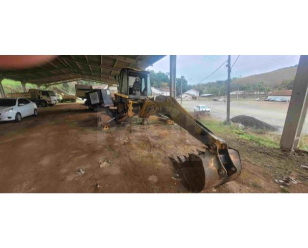 Foto de SANTA MARIA MADALENA/RJ - Retroescavadeira JCB, modelo 3CX