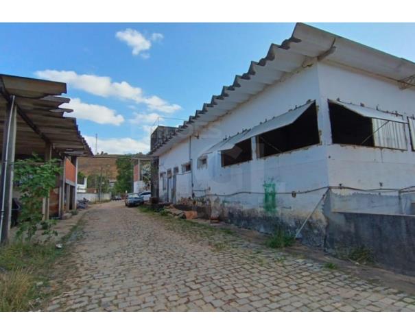 Foto de MIRAÍ/MG - Lote urbano com 2.000m² no Centro. 