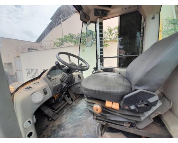 Foto de ITAÚNA/MG-PÁ CARREGADEIRA VOLVO L120F