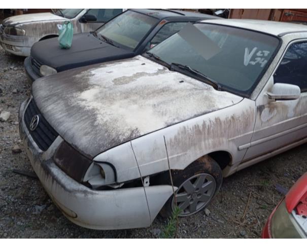 Foto de ITAÚNA/MG - (CARRO) - SUCATA NÃO RECONHECÍVEL - VW SANTANA - 2000/2000