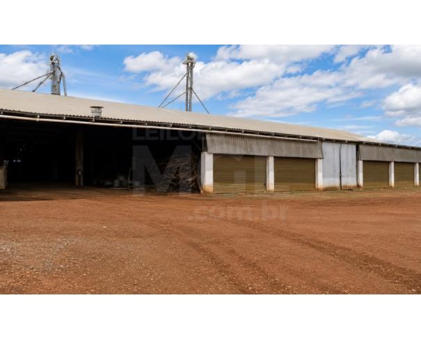 Foto de UNAÍ/MG - Fazenda com a área de 4,16,94ha, denominada Fazenda Palmeiras
