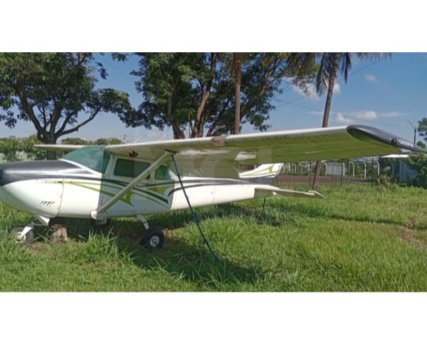 Foto de RIO VERDE/GO - CESSNA AIRCRAFT 182N - ANO 1971 - SN0000236