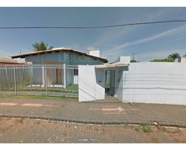 Foto de TUPACIGUARA/MG — Casa área total de 1.050m² com 2 quartos e 1 suíte no Centro