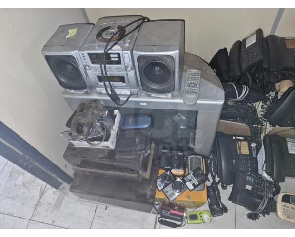 Foto de CORUMBÁ/MS- Maquinas fotográficas, telefones, televisores, GPS e outros