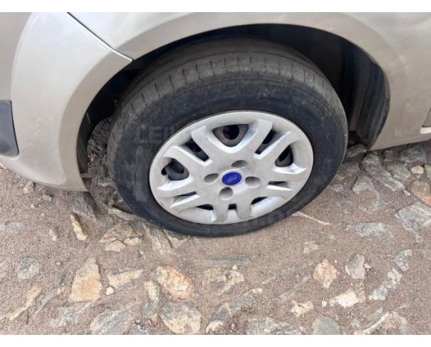 Foto de ITAÚNA/MG FORD/FIESTA SEDAN 1.6 ANO 2011/2012 COR PRATA