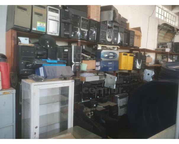 Foto de JANAÚBA/MG - SUCATAS E OBSOLETOS DE EQUIPAMENTOS DE INFORMÁTICA