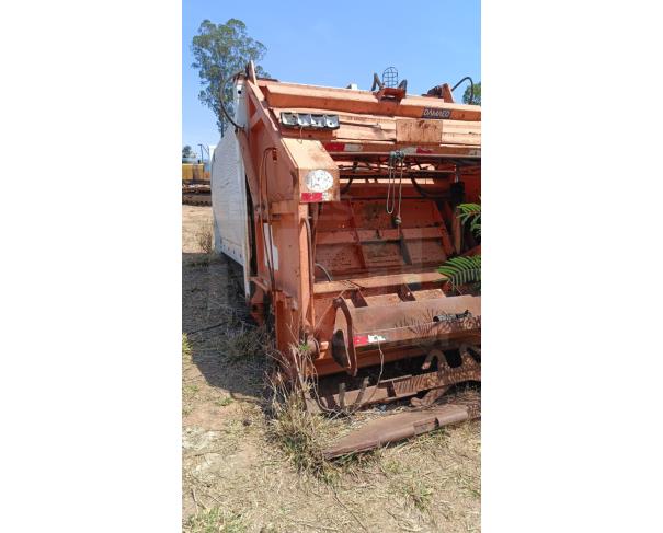 Foto de ITAÚNA/MG-COMPACTADOR DE LIXO DAMAEQ