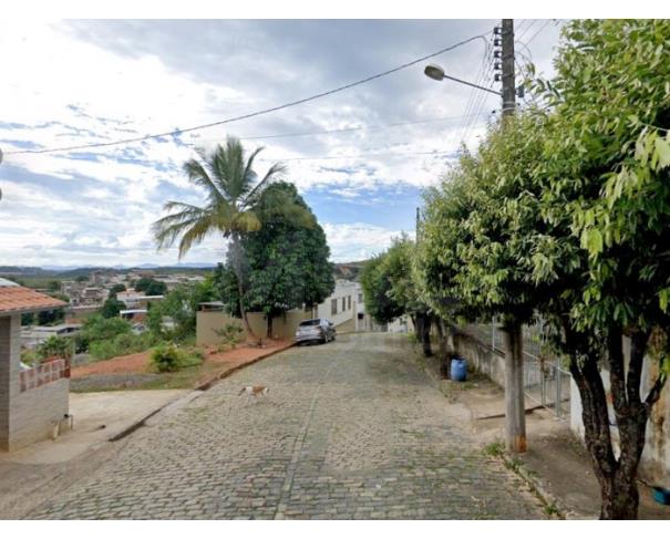 Foto de LEOPOLDINA/MG — [Fração ideal de 16,66% sobre] casa no bairro Dr. Joaquim Furtado Pinto