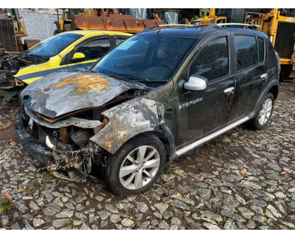 Foto de ITAÚNA/MG- RENAULT SANDERO STEPWAY HI-FLEX 1.6 16V 5P AUT. 2012/2013 BAIXADO/SUCATA- PA12611
