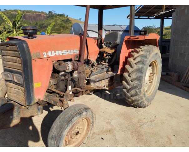 Foto de Águia Branca /ES- Trator Agrícola Ursus, modelo 3512 turbo