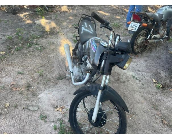 Foto de ARAGUAPAZ/GO - Motocicleta HONDA CG 125 Titan - PARA RETIRADA DE PEÇAS - MOTOR INSERVÍVEL