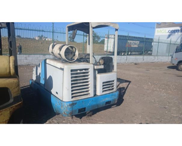 Foto de ITAÚNA/MG - VARREDEIRA DE PISO - MARCA: TENNANT, MODELO: 385 GLP - PA13373