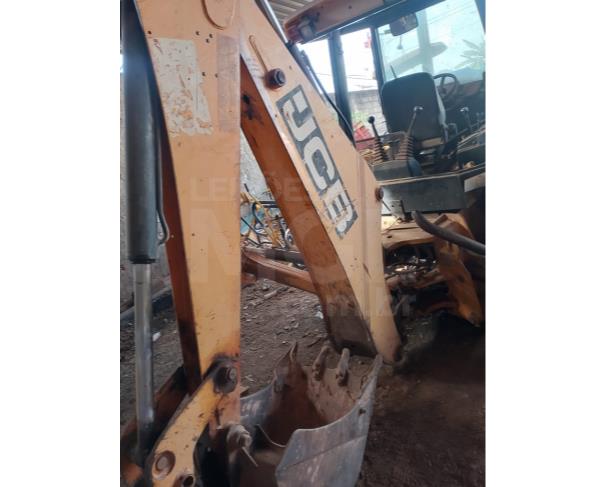Foto de DOURADOQUARA/MG - Retroescavadeira JCB.