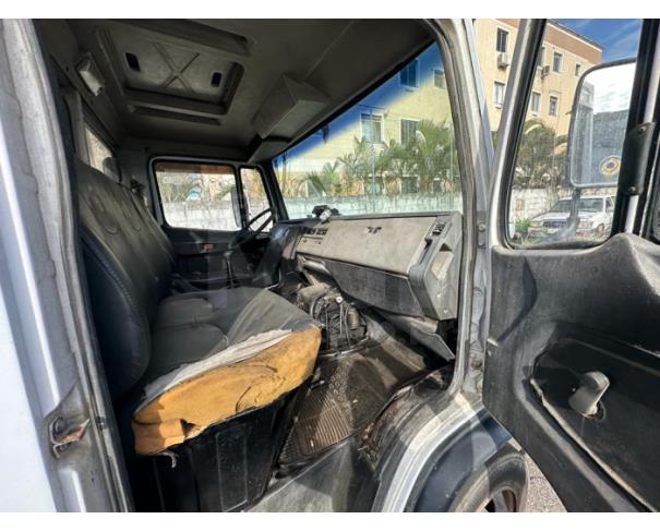 Foto de RIO DAS OSTRAS/RJ - CAMINHÃO MEC. OPERAC.MERCEDES MENZ MB 710