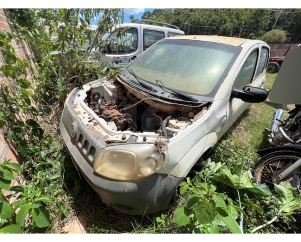 Foto de SERRA AZUL DE MINAS/MG- (CARRO) Fiat / Uno Vivace 1.0