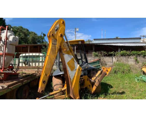 Foto de LAGOA DOURADA/MG - Retroescavadeira JCB, modelo 3C.