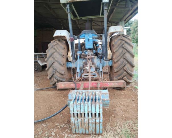 Foto de VIDEIRA/SC - Trator agrícola mod-5610fii c/motor diesel 1988 ford (P019531)