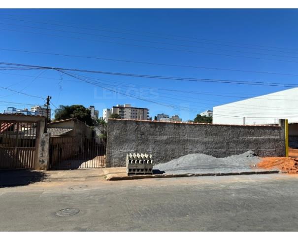Foto de PATOS DE MINAS/MG-CASA DE MORADA COM 602m². 