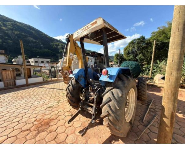 Foto de CARMÉSIA/MG - Trator New Holland, modelo TL75E