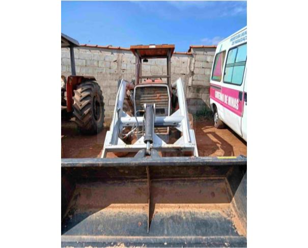 Foto de PARAGUAÇU/MG - Trator Agrícola Massey Ferguson, modelo 275