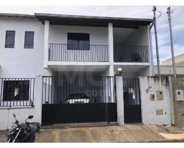 Foto de MACHADO/MG - Casa no térreo com 3 quartos no Bairro Ponte de Pedra