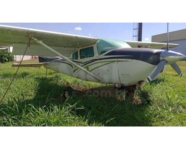 Foto de RIO VERDE/GO - CESSNA AIRCRAFT 182N - ANO 1971 - SN0000236