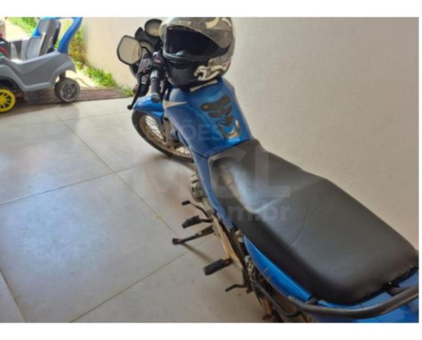 Foto de DORES DO INDAIÁ/MG - Motocicleta YAMAHA YBR 125E - 2005/2005