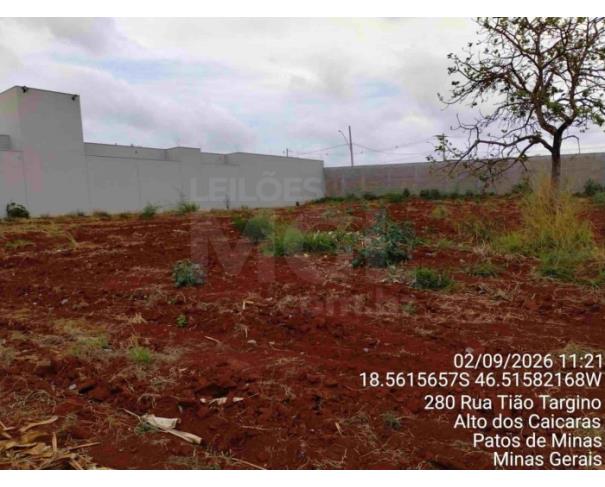 Foto de PATOS DE MINAS/MG - Lote urbano com área de 3.129,60 m², localizado na Rua Tião Targino, bairro Alto dos Caiçaras