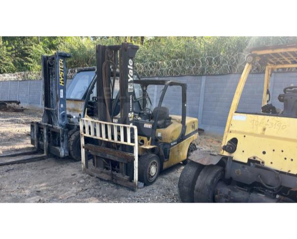 Foto de ITAÚNA MG  -  EMPILHADEIRA YALE - MODELO GDP120VX CAPACIDADE 4,5 TONS - ANO 2011/2011 - HS 8.376 -  PA7223