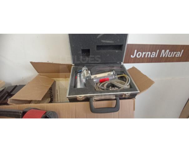 Foto de COLOMBO/PR - Sucatas de equipamentos laboratoriais e de manutenção diversos, câmaras de germinação, refrigerador, agitador, tupia, roçadeira