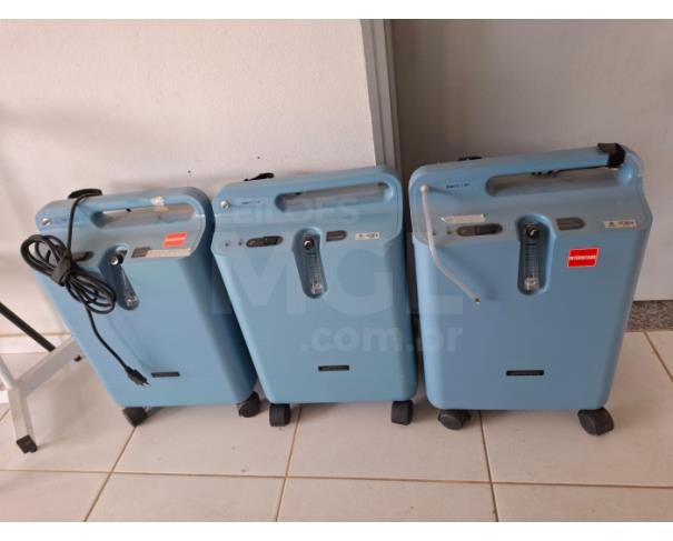 Foto de NATÉRCIA/MG -  Equipamentos médico-hospitalares e de fisioterapia (aparelho de ultrassom terapêutico HTM Sonic Compact 1-3 MHz e concentradores de oxigênio Respironics EverFlo/OPI Millennium).