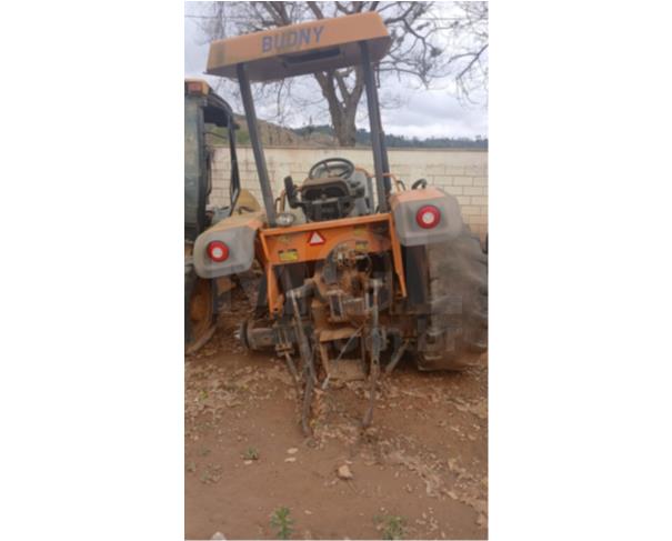 Foto de ORATÓRIOS/MG  - Trator Agrícola Budny, modelo BDY-8540, tração 4x4, combustível diesel