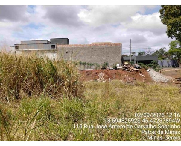 Foto de PATOS DE MINAS/MG - Lote urbano com área de 1.186,02 m², localizado na Rua Agostinho Rodrigues Galvão, bairro Afonso Queiroz