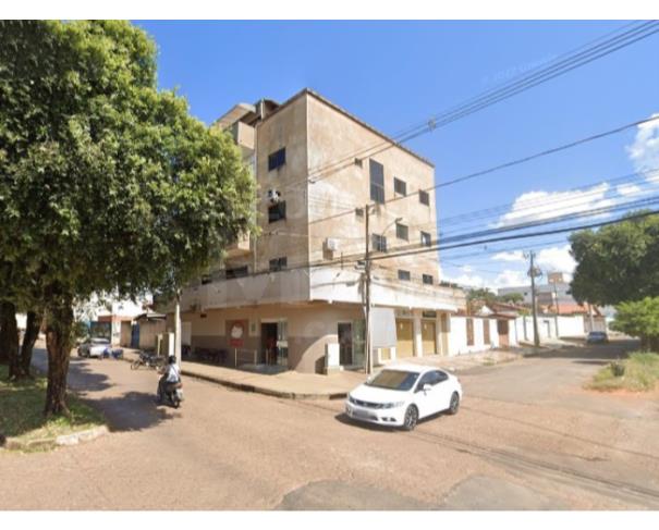 Foto de UNAÍ/MG — Prédio com três pavimentos no Bairro Divinéia