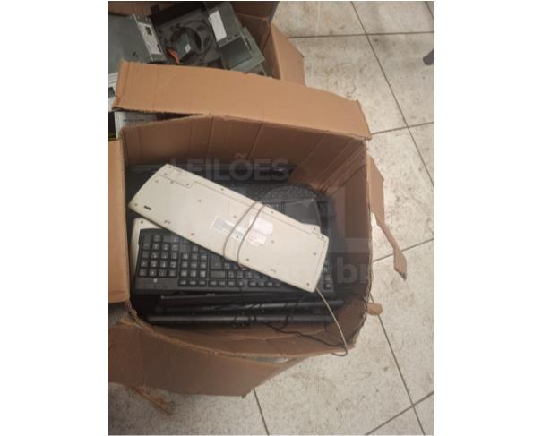 Foto de VARGINHA/MG - Lote contendo micro-ondas, computadores, monitores e demais equipamentos e acessórios de informática