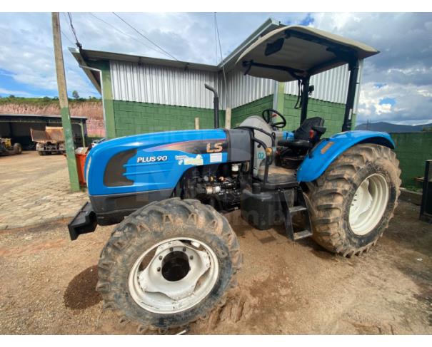 Foto de SÃO SEBASTIÃO DA BELA VISTA/MG - Trator Agrícola LS Plus 90.
