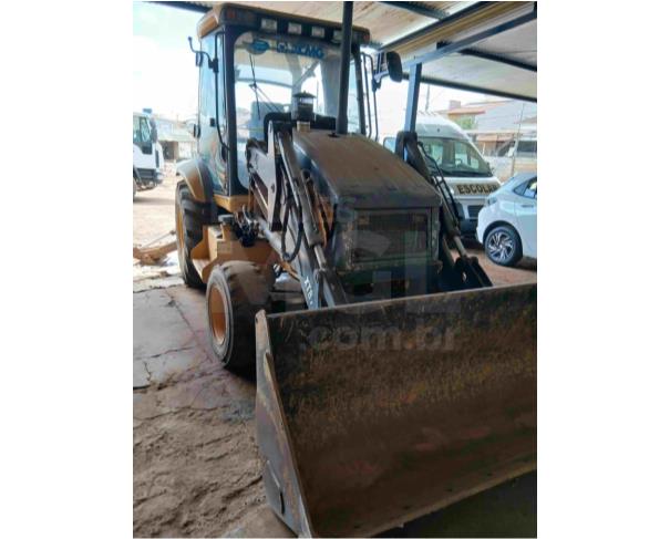 Foto de PARAGUAÇU/MG - Retroescavadeira XCMG, modelo XT870BR-I, tração 4x4